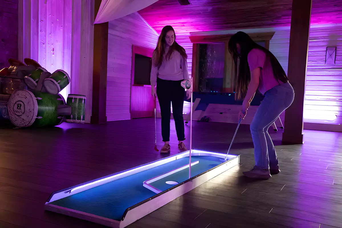 Glo Golf (6 Holes) Interactive